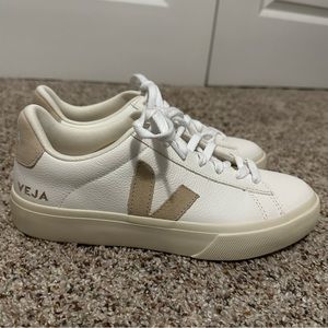 Veja women’s size 7.5